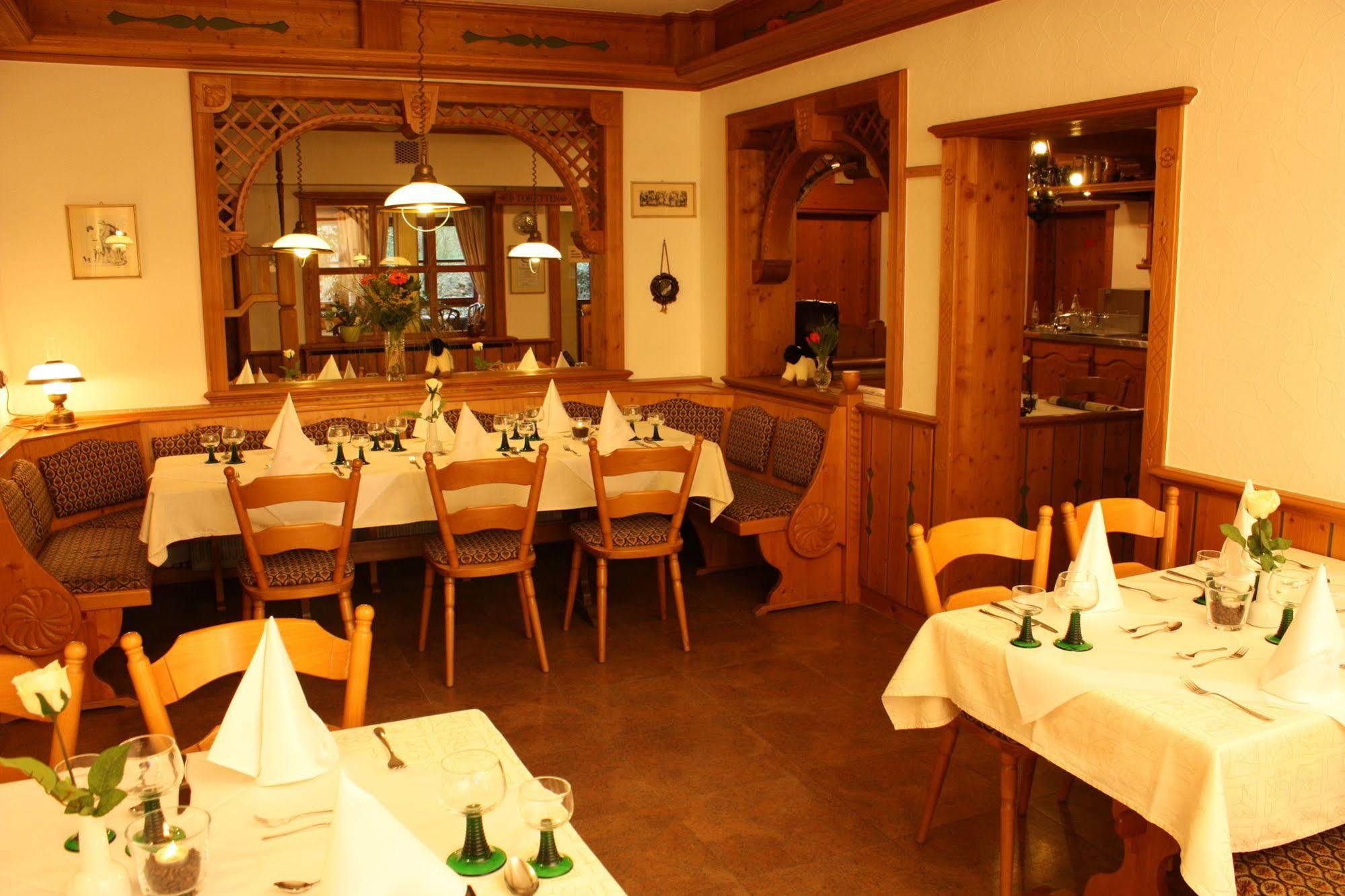 Hotel Gasthof Zum Biber 모텐 외부 사진