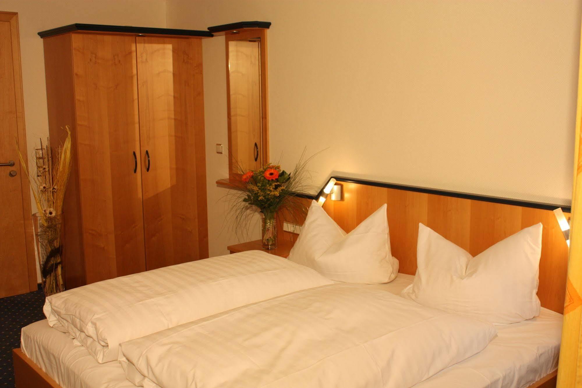 Hotel Gasthof Zum Biber 모텐 외부 사진