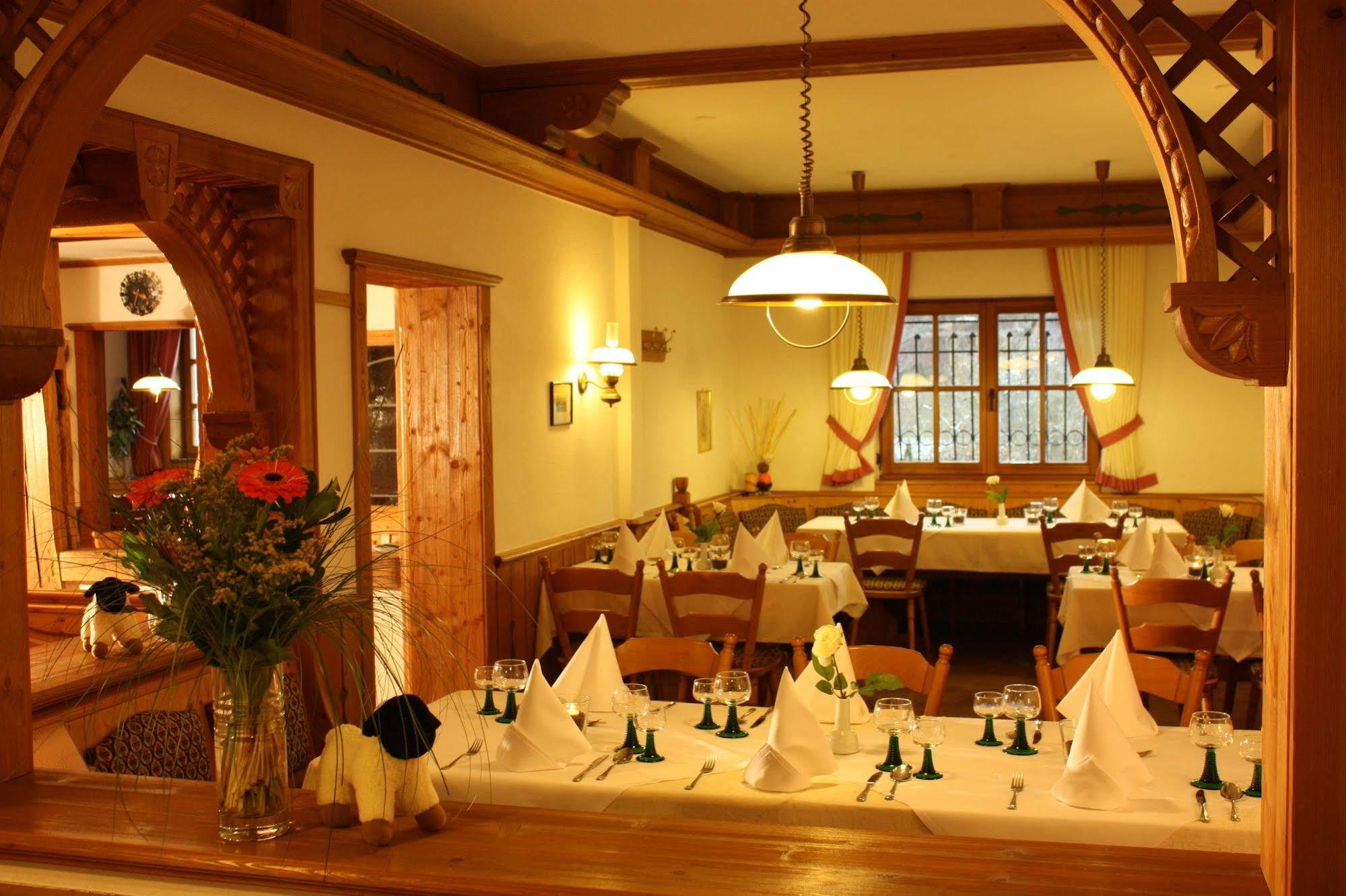 Hotel Gasthof Zum Biber 모텐 외부 사진